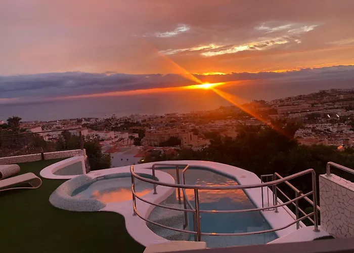 Вилла Luxuryvilla Heatedpool Costaadeje Panoramicseaview *