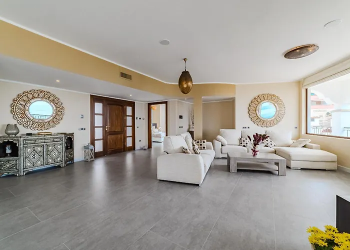 Вилла Luxuryvilla Heatedpool Costaadeje Panoramicseaview *