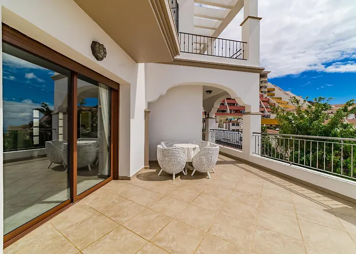 Вилла Luxuryvilla Heatedpool Costaadeje Panoramicseaview Адехе