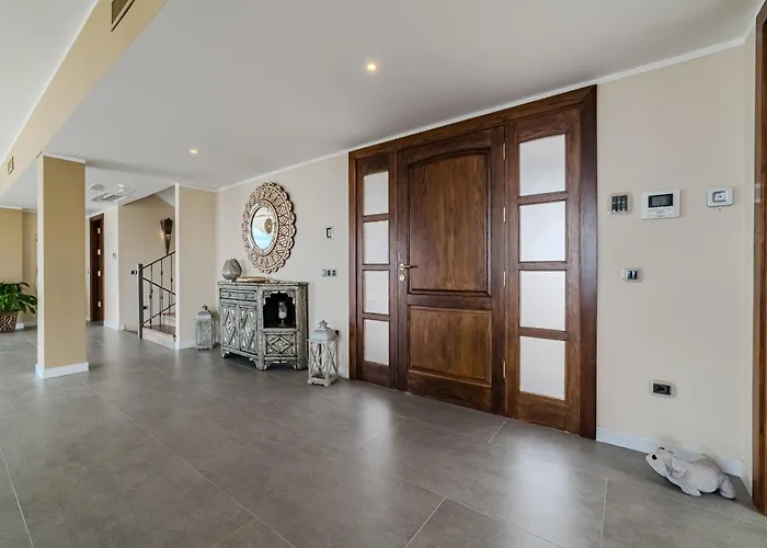 Вилла Luxuryvilla Heatedpool Costaadeje Panoramicseaview Адехе