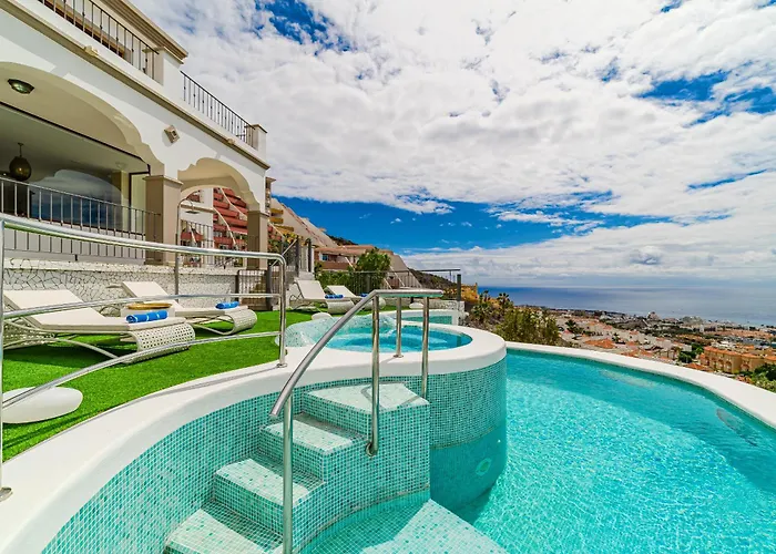 Luxuryvilla Heatedpool Costaadeje Panoramicseaview Вилла Адехе