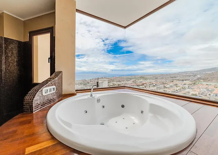 Вилла Luxuryvilla Heatedpool Costaadeje Panoramicseaview Адехе